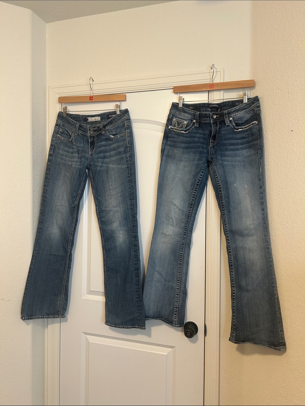 Pair of Vigoss Bootcut Denim Jeans Size 7/8 - Embellished